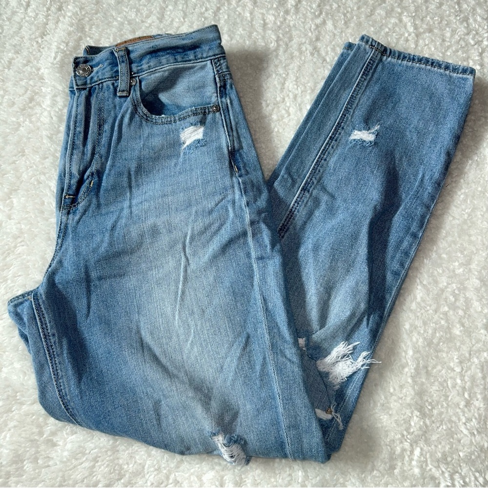 American Eagle Distressed Mom Jeans Size 4